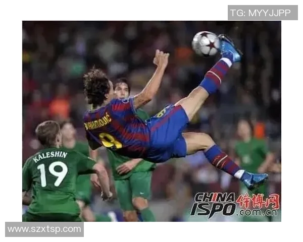 足球明星射门脚法解析及技巧分享助你提升射门水平