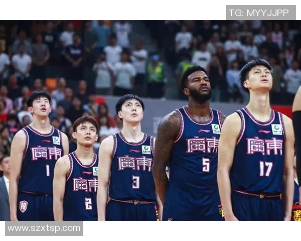 广东男篮与新疆飞虎激战正酣谁能在这场对决中笑到最后